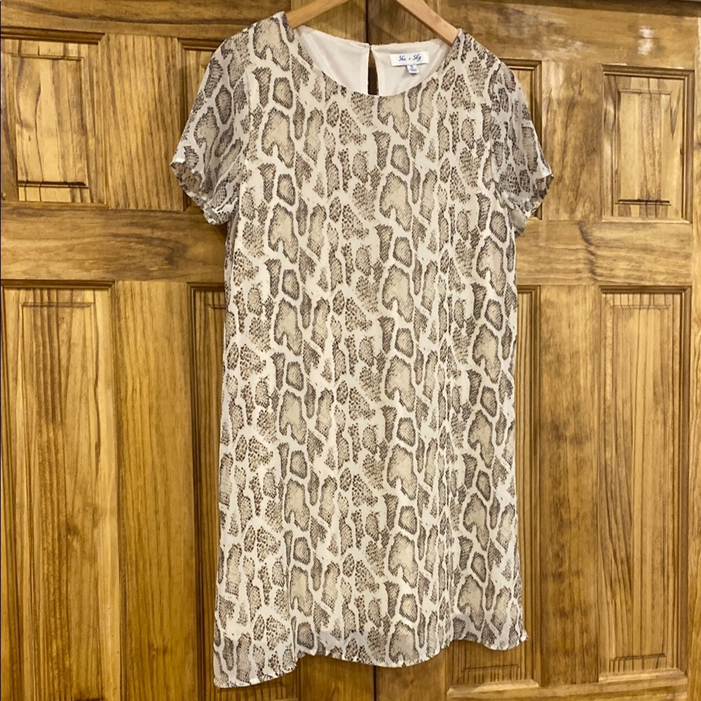 ⚡️3 for $15⚡️She + Sky snakeskin print Sheath Mini Dress size small